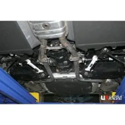 Rozpórka tylna boczna (Rear Lower Side Bar) Ultra Racing Hyundai Genesis (DH) 3.8 V6 15-16 (4WD)