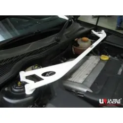 Rozpórka przednia (Front Upper Strut Bar)Ultra Racing Saab 93 02-12 2.0T