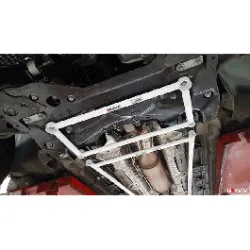 Rozpórka przednia dolna (Front Lower Brace) (4018) Ultra Racing Peugeot 3008 (P84)1.6 16+/5008 2.0D 17+ 2WD