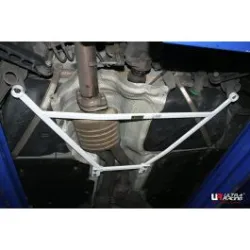 Rozpórka tylna dolna (Rear Lower Brace) Ultra Racing BMW 1 04-11 E87