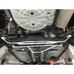 Rozpórka tylna dolna (Rear Lower Bar) (4196) Ultra Racing Nissan Almera (N18) 1.0T 2WD 19+