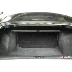 Rozpórka tylna górna (Rear Upper Strut Bar) Ultra Racing Audi A4 B5 95-00 1.8 2WD 2P
