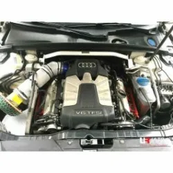 Rozpórka przednia (Front Upper Strut Bar)Ultra Racing Audi S4 B8 3.0 4WD