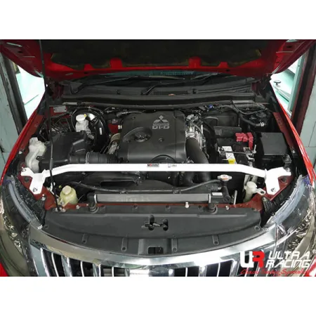 Rozpórka przednia (Front Upper Strut Bar)(3635) Ultra Racing Mitsubishi Triton L200 (KJ) 2.4D 2WD/4WD FL 15+
