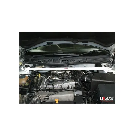 Rozpórka przednia (Front Upper Strut Bar)1269 Ultra Racing VW Golf 4 97-06 1.8/TDI