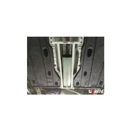 Rozpórka środkowa (Mid Lower Brace) (3105) Ultra Racing Skoda Octavia (MK3/TYP 5E) 2.0TSI 2WD 12+