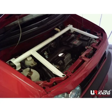 Rozpórka przednia (Front Upper Strut Bar)(016) Ultra Racing Perodua Kenari (L900) 1.0 2WD 00-09