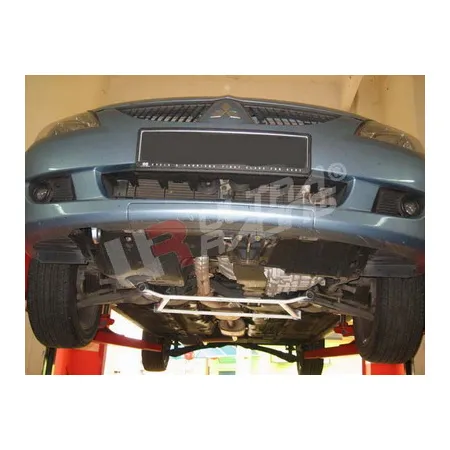 Rozpórka przednia (Front H-Brace) Ultra Racing Mitsubishi Lancer 02-07 CS2/3/5