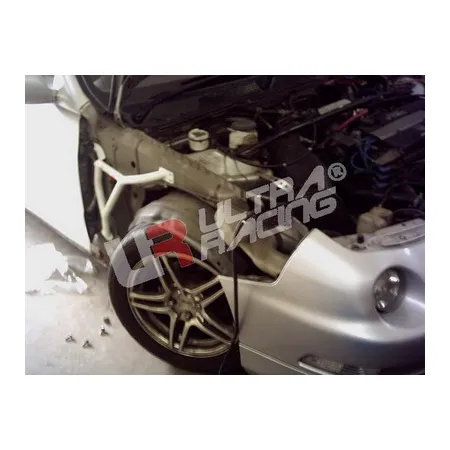 Rozpórka przedniego kielicha (Fender Brackets) Ultra Racing Honda Integra 94-01 DC2