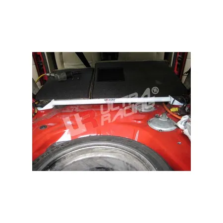 Rozpórka tylna górna (Rear Upper Strut Bar) Ultra Racing Volvo 850 Turbo 4D / C70 91-05