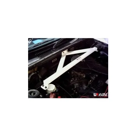Rozpórka przednia (Front Upper Strut Bar)(62) Ultra Racing Mitsubishi Champ 1.5 Sedan MT 83-88/Proton Iswara 1.3/1.5 92-03/Saga 1.3/1.5 85-08 2WD