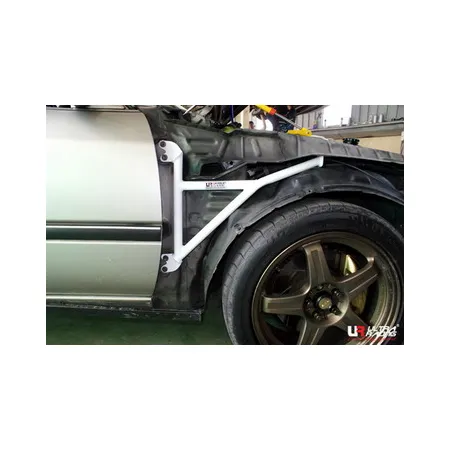 Rozpórka przedniego kielicha (Fender Brackets) Ultra Racing Toyota Carina II 87-92 2.0