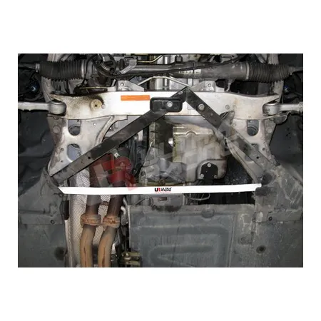 Rozpórka przednia dolna (Front Lower Tiebar) Ultra Racing BMW 3 E90 series 320/325/M3