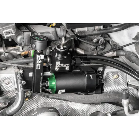 Przewody paliwowe z filtrem 10 um i regulatorem Audi R8 Lamborghini Gallardo Radium Engineering