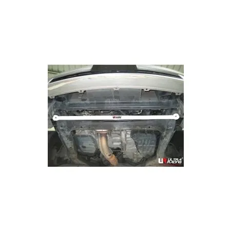 Rozpórka przednia dolna (Front Lower Tiebar) (1032) Ultra Racing Nissan Presage (U31) 2.5 2WD 03-09