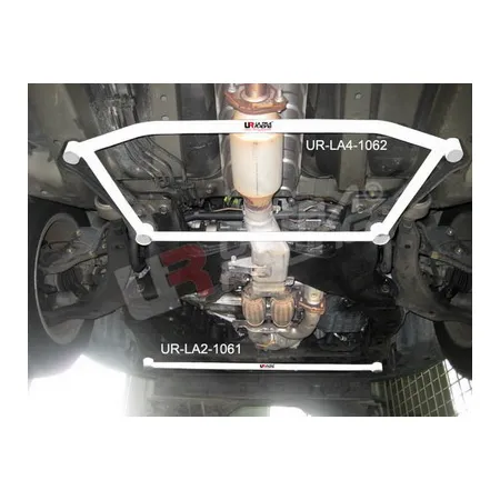 Rozpórka przednia dolna (Front Lower Tiebar) Ultra Racing Nissan Teana 03-08 J31