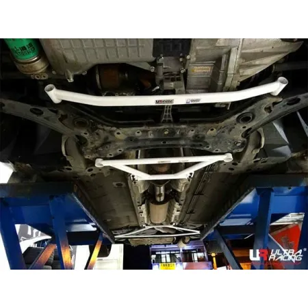 Rozpórka przednia dolna (Front Lower Tiebar) (2900) Ultra Racing Luxgen S5 1.8T 2WD MT 04-08