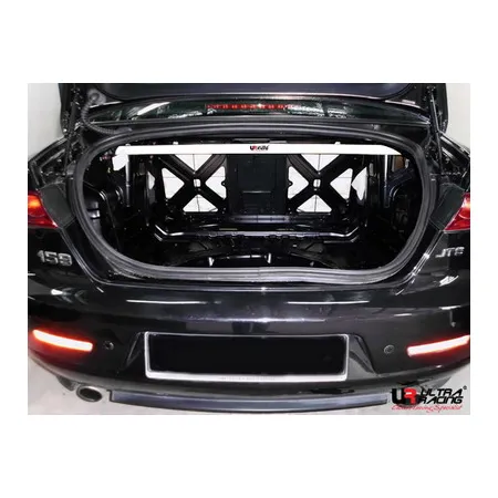 Rozpórka tylna górna (Rear Upper Strut Bar) Ultra Racing Alfa Romeo 159 05+ / Brera