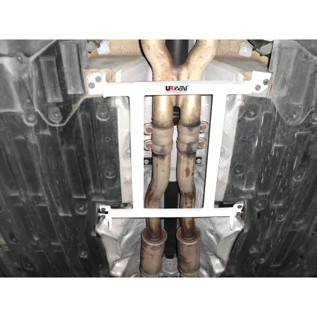 Rozpórka środkowa (Mid Lower Brace) 1875 Ultra Racing Audi A8/S8 03-10 D3