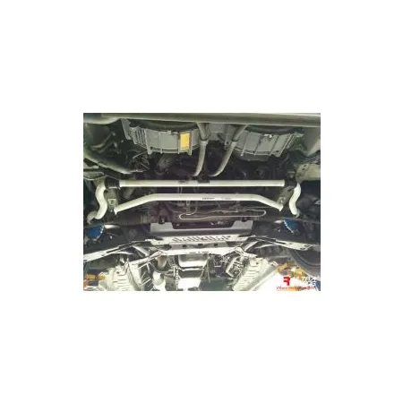 Rozpórka przednia dolna (Front Lower Tiebar) (2824) Ultra Racing Toyota Commuter (H200) 2.5D 2WD 09-14