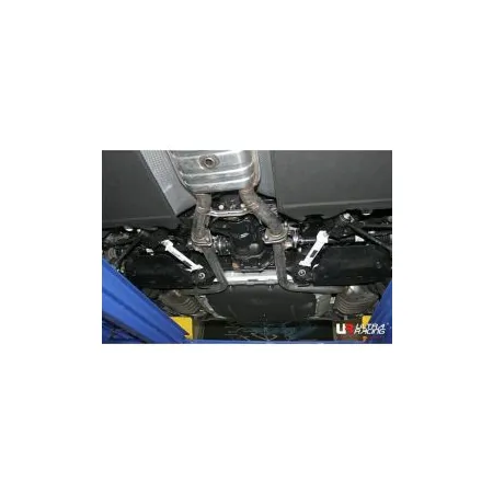 Rozpórka tylna boczna (Rear Lower Side Bar) Ultra Racing Hyundai Genesis (DH) 3.8 V6 15-16 (4WD)