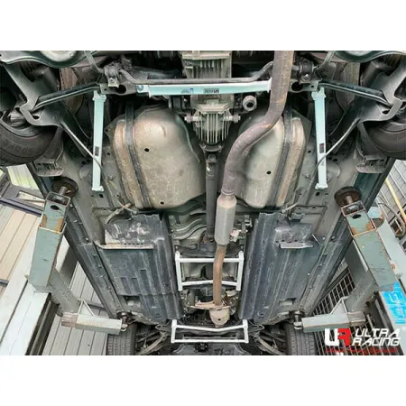 Rozpórka tylna dolna (Rear Lower Bar) (2867) Ultra Racing Mazda CX-7 2.3 4WD 06-12