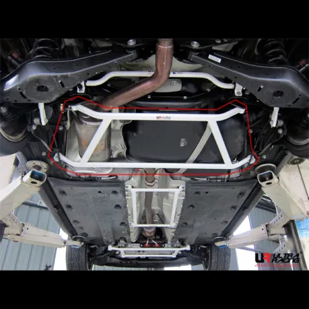 Rozpórka tylna dolna (Rear Lower Bar) 1965 Ultra Racing VW Golf 6 2.0 12+