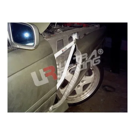 Rozpórka przedniego kielicha (Fender Brackets) Ultra Racing Nissan Cefiro 88-94 A31