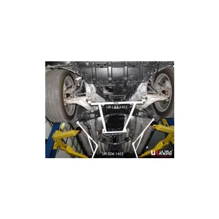 Rozpórka przednia dolna (Front Lower H-Brace) 1452 Ultra Racing Infiniti FX 09+ 4WD