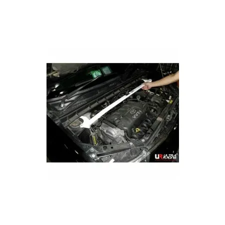 Rozpórka przednia (Front Upper Strut Bar)Ultra Racing Toyota BB 1.5 00+