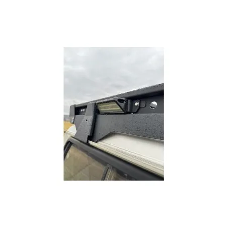 Mocowanie lampy bocznej Hella 1GB do bagażnika dachowego z lampą IOD Performance Nissan Patrol