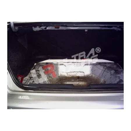 Rozpórka tylna górna (Rear Upper Strut Bar) 081 Ultra Racing Honda Civic 01-05 2/4D