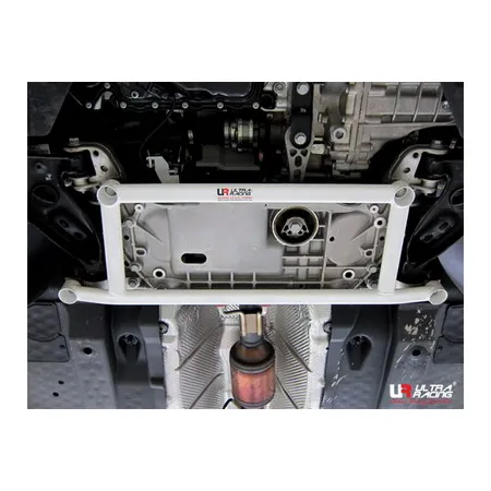 Rozpórka (Front Brace) Ultra Racing VW Golf 5/6 GTI/R32/R36 /Scirocco