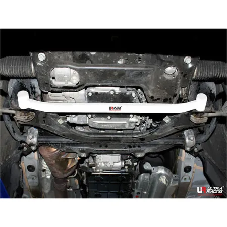 Rozpórka przednia dolna (Front Lower Tiebar) (3623) Ultra Racing Mercedes W212 E250D/E300 2.5D/3.0 4WD FL 13-16