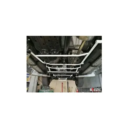 Rozpórka tylna dolna (Rear Lower Bar) (3361) Ultra Racing Toyota Hilux Revo (AN120) 2.4D/2.8D 4WD 15+
