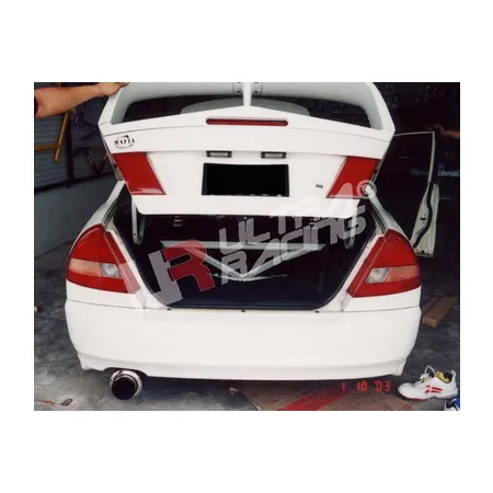 Rozpórka tylna górna (Rear Upper Strut Bar) Ultra Racing Mitsubishi Lancer 96-99