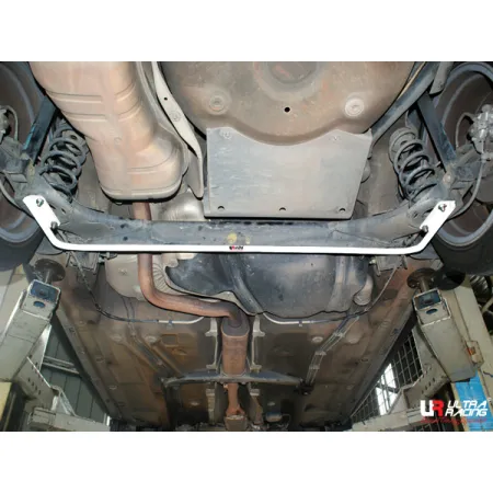 Stabilizator zawieszenia tylny 18mm Ultra Racing for VW Golf 4 97-06 (1.8)