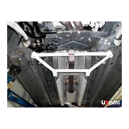 Rozpórka przednia dolna (Front Lower H-Brace) Ultra Racing Alfa Romeo 159 05+ / Brera