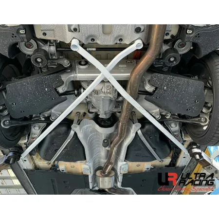 Rozpórka tylna dolna (Rear Lower Bar) (4077P) Ultra Racing BMW 5 G30 (530I) 2.0T 2WD 17+