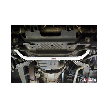 Rozpórka przednia (Front H-Brace) 1366 Ultra Racing Toyota Hiace/H200 04+