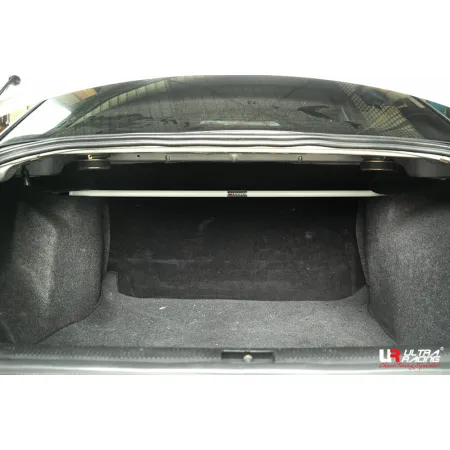 Rozpórka tylna górna (Rear Upper Strut Bar) Ultra Racing Audi A4 B5 95-00 1.8 2WD 2P