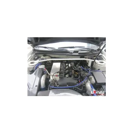Rozpórka przednia (Front Upper Strut Bar)(3319) Ultra Racing Hyundai Genesis/Rohens Coupe (BK) 2.0T 2WD LHD 09-16