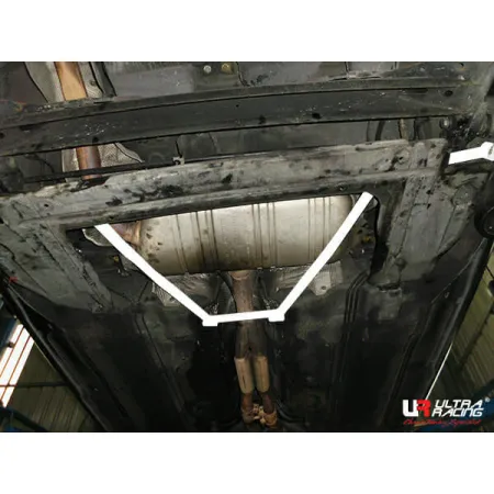 Rozpórka tylna dolna (Rear Lower Bar) (3198) Ultra Racing Audi A6 C5 (TYP 4B) 2.4 V6 2WD 97-04