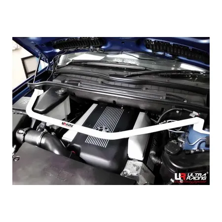 Rozpórka przednia (Front Upper Strut Bar)Ultra Racing BMW E53 X5 4.4 99-06