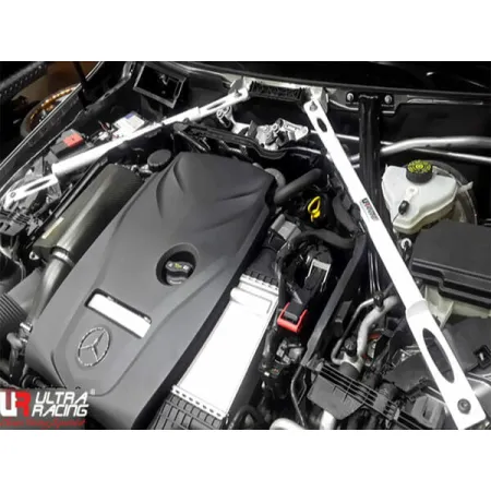 Rozpórka przednia (Front Upper Strut Bar)(3905P) Ultra Racing Mercedes S213 E300 3.0T 2WD 16+