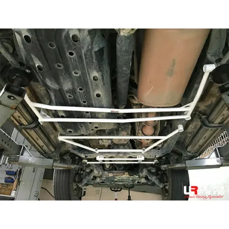 Rozpórka tylna dolna (Rear Lower Bar) (4030) Ultra Racing Toyota Land Cruiser Prado (J150) 2.7P 4WD 09+