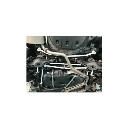Rozpórka tylna dolna (Rear Lower Bar) (3996P) Ultra Racing Lexus ES 300H (XZ10) 2.5 Hybrid 18+/Toyota Camry (XV70) 2.5 17+ 2WD