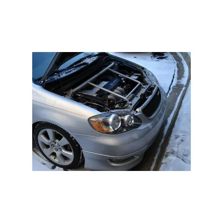 Rozpórka przednia (Front Upper Strut Bar)Ultra Racing Toyota Altis 01+