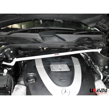 Rozpórka przednia (Front Upper Strut Bar)Ultra Racing Mercedes ML 3.5 W164 RHD 05-11