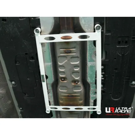 Rozpórka środkowa (Mid Lower Brace) (3758) Ultra Racing Volvo XC60 T8 2.0 Hybrid 18+/XC90 2.0 15+ 4WD